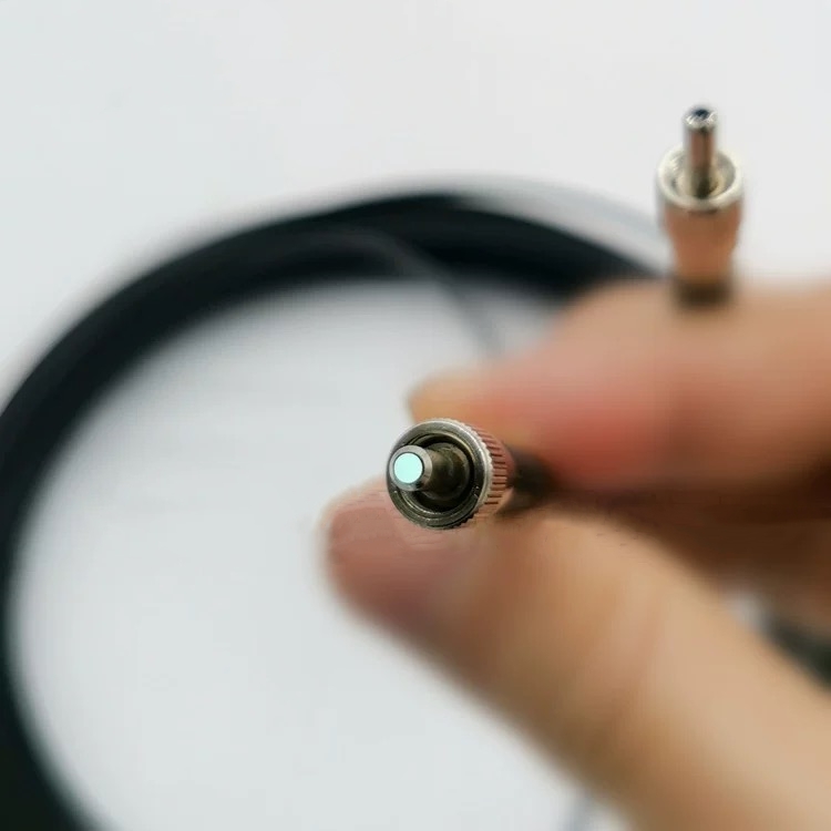 SMA905 光ジャンパー 2000um SMA プラスチッ - Laser Beam Expander のレビューと価格